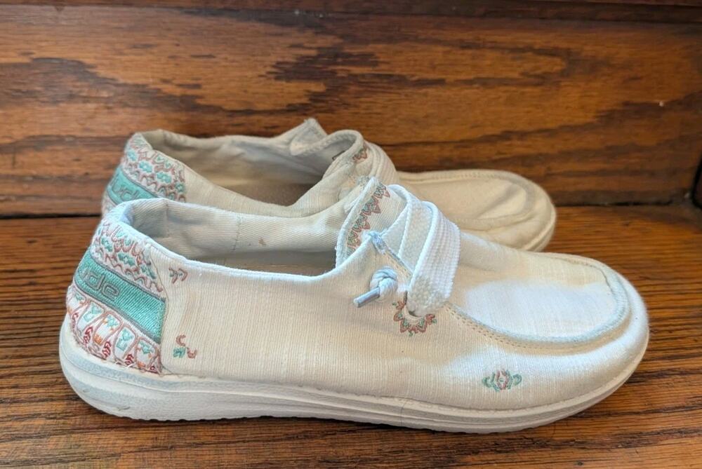 Hey Dude Shoes Ladies Wendy Lilly White Floral Women's Size 6 Slip On
